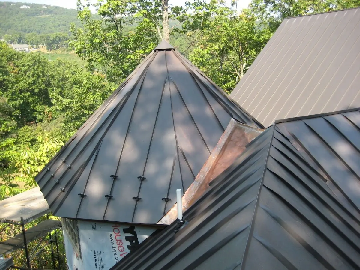 Professional Gutter Cleaning by Craftsman Roofing in Valmy